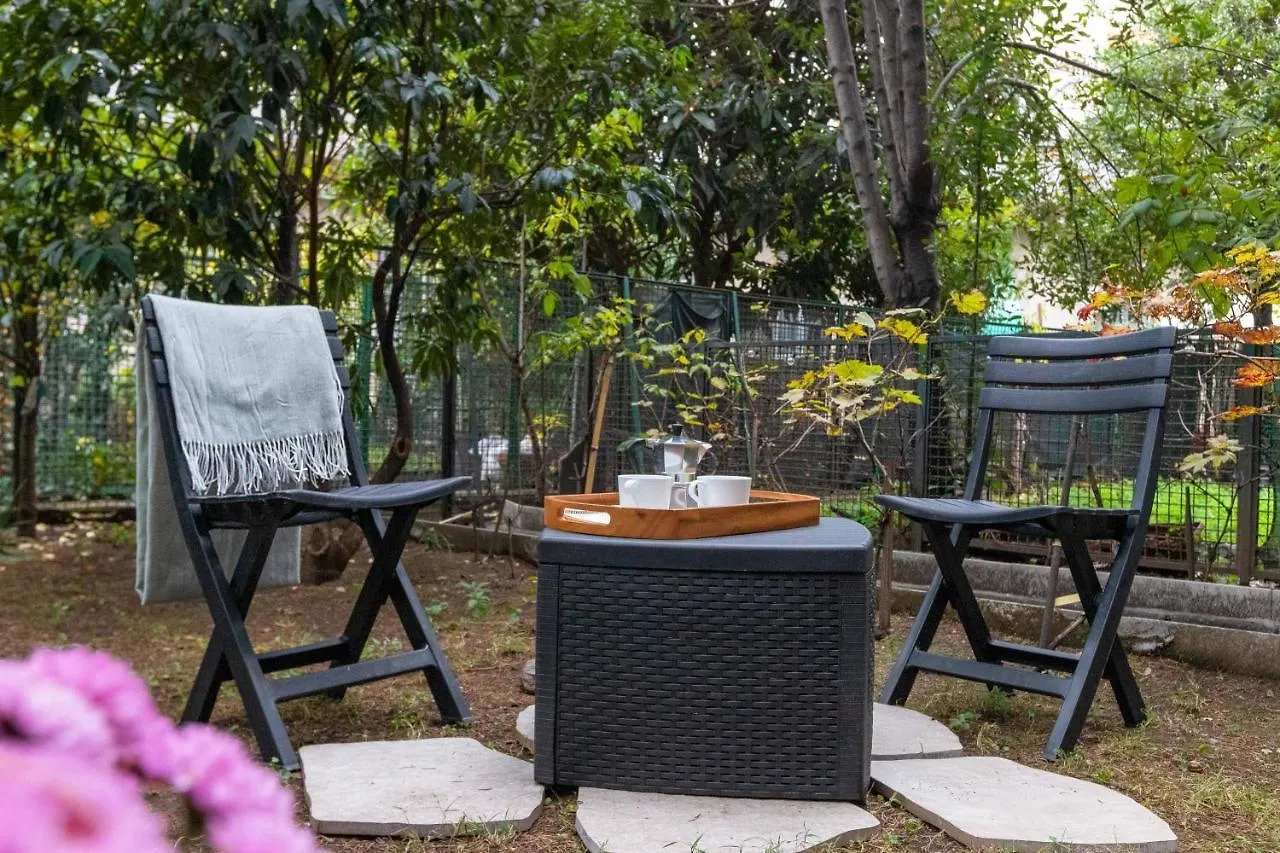 Apartment Giardino San Siro Stadium - Free Parking, Private Garden Milan